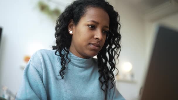 Meditative African Woman Wearing Blue Sweater Typing Laptop Cafe — Vídeo de Stock