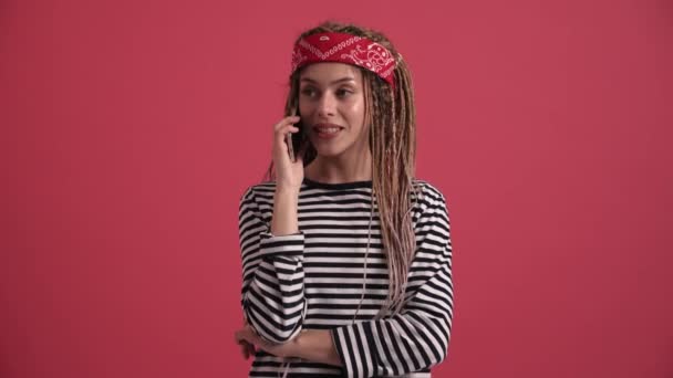 Displeased Hippie Woman Talking Phone Pink Studio — Stok video