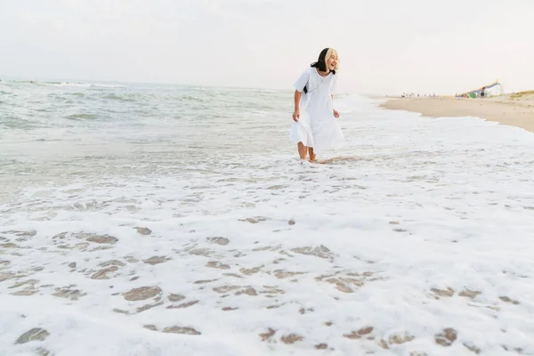 Young Asian Woman Wearing Dress Laughing While Walking Summer Beach — Stock Photo, Image