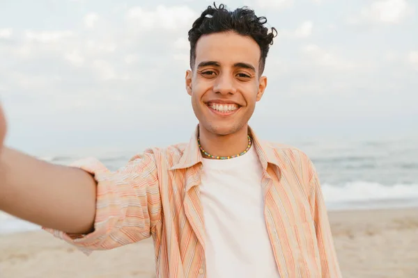 Young Middle Eastern Man Smiling While Taking Selfie Photo Summer — Stock Photo, Image