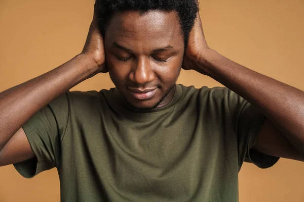 Young Black Man Wearing Shirt Posing While Covering His Ears — Stock Photo, Image