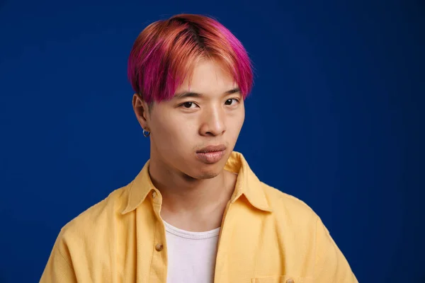 Asian Boy Pink Hair Posing Looking Camera Isolated Blue Background — Stock Photo, Image