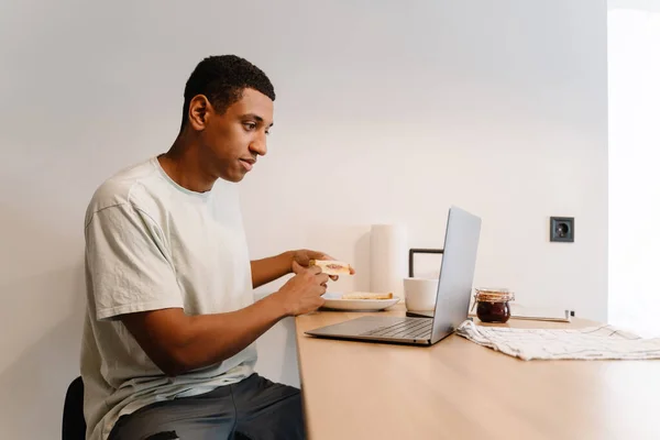 Black Man Wearing Shirt Working Laptop While Having Breakfast Hotel — Stock Photo, Image
