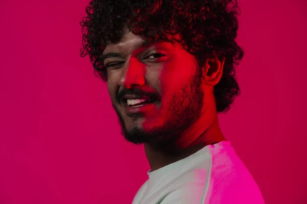 Young Middle Eastern Man Smiling Winking Camera Isolated Pink Wall — 스톡 사진