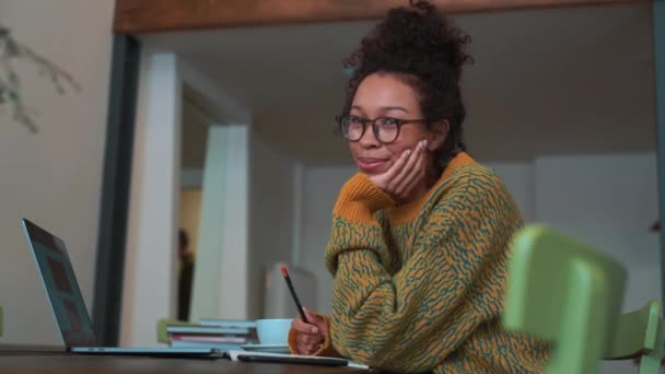 Funny Woman Wearing Yellow Sweater Eyeglasses Writing Something Notepad Cafe — Video
