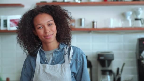 Cheerful Woman Barista Looking Camera While Standing Cafe — Vídeo de Stock