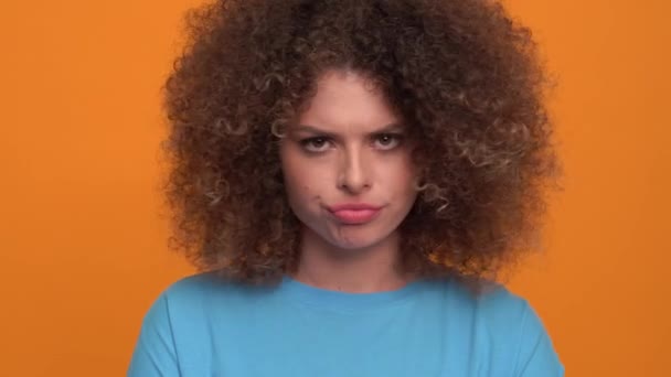 Angry Curly Haired Blonde Woman Wearing Blue Shirt Disagrees Something — Stock Video