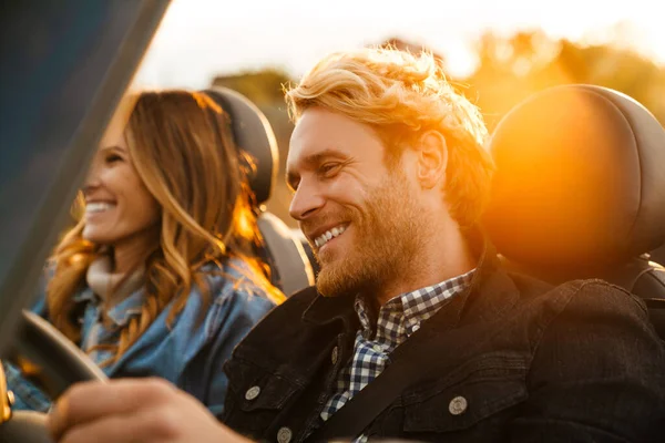 White Mid Couple Smiling Together While Driving Car Trip — Stock Fotó