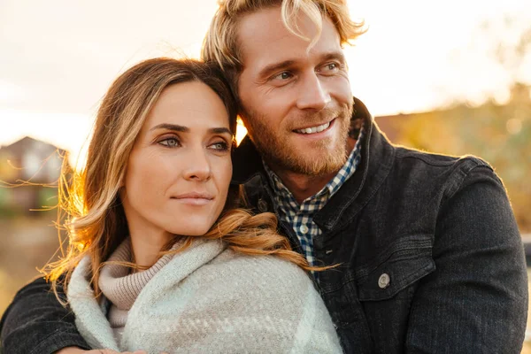 White Mid Couple Smiling Hugging While Standing Together Outdoors — Stockfoto