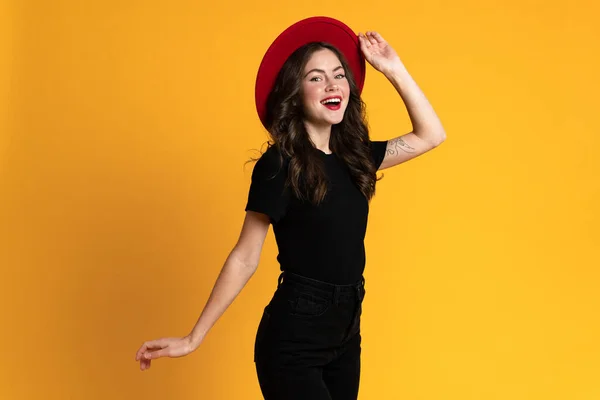 White Young Woman Red Hat Smiling While Looking Camera Isolated — 스톡 사진