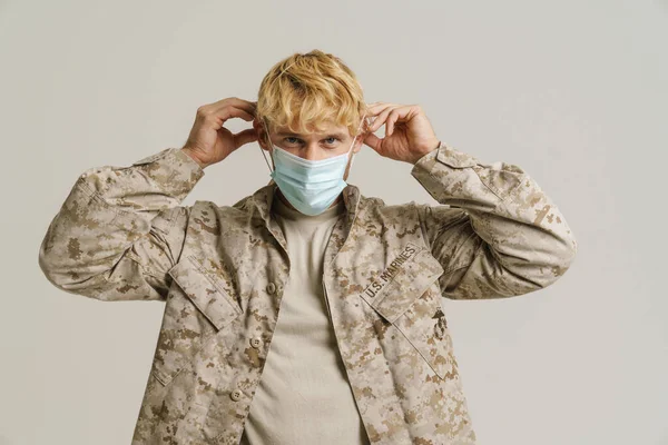 White Military Man Wearing Protective Mask Looking Camera Isolated White — 스톡 사진