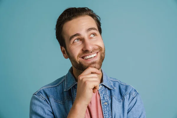 Young Bristle Man Wearing Shirt Smiling Looking Upward Isolated Blue — 图库照片