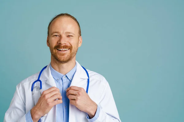 White Male Doctor Wearing Lab Coat Laughing Camera Isolated Blue — Photo