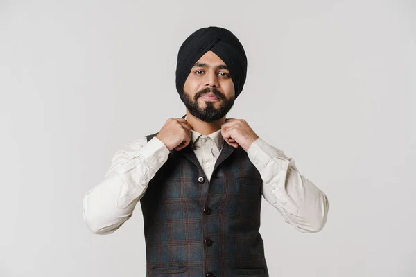 Bearded South Asian Man Wearing Turban Posing Looking Camera Isolated — Φωτογραφία Αρχείου