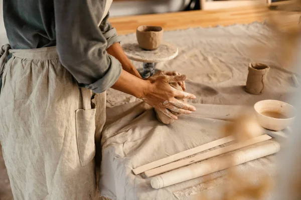 Young Black Ceramist Woman Wearing Apron Sculpting Clay Her Workshop - Stock-foto