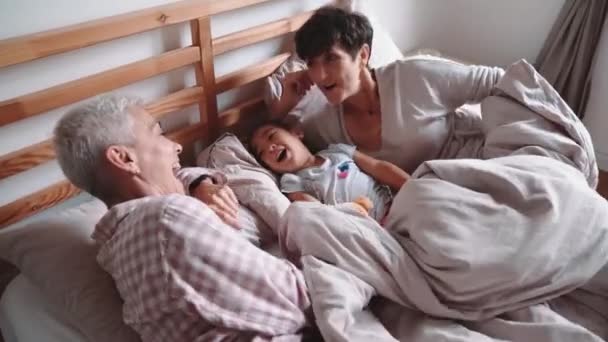 Cheerful Mature Lesbian Couple Playing Hide Seek Adopted Asian Daughter — ストック動画