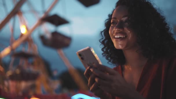 Pretty Hispanic Curly Haired Woman Texting Smartphone While Sitting Adventure — Video