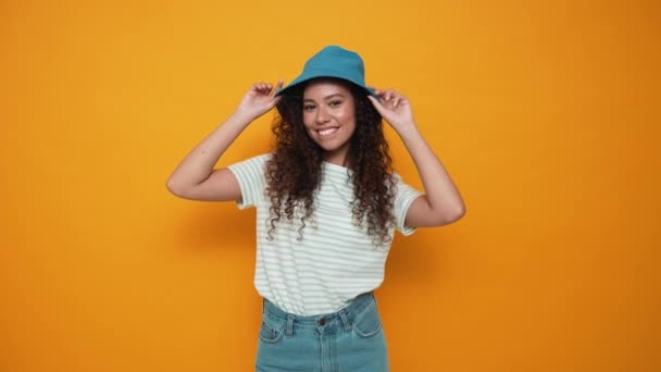 Handsome Brunette Curly Haired Woman Wearing Panama Hat Posing Camera — Wideo stockowe
