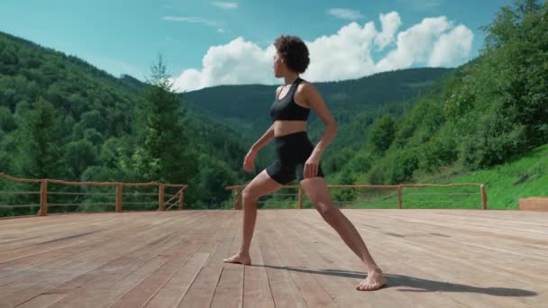 Young African Sporty Woman Doing Yoga Meditation Mountains Outdoors — Vídeo de Stock