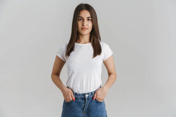 Retrato Uma Jovem Mulher Branca Casual Shirt Com Cabelos Longos — Fotografia de Stock