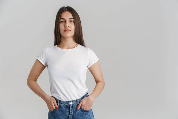 Retrato Uma Jovem Mulher Branca Casual Shirt Com Cabelos Longos — Fotografia de Stock