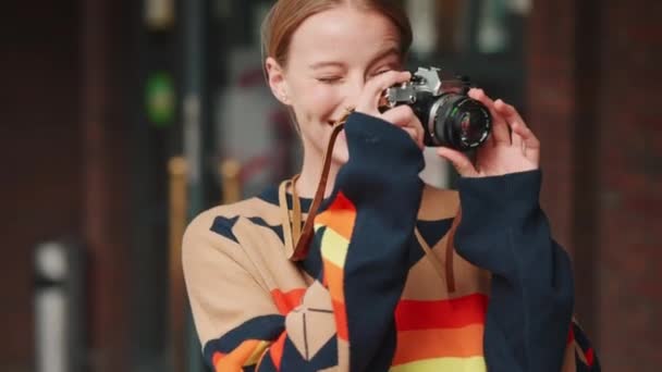 Cheerful Blonde Woman Takes Photo Camera Cafe — Stock Video