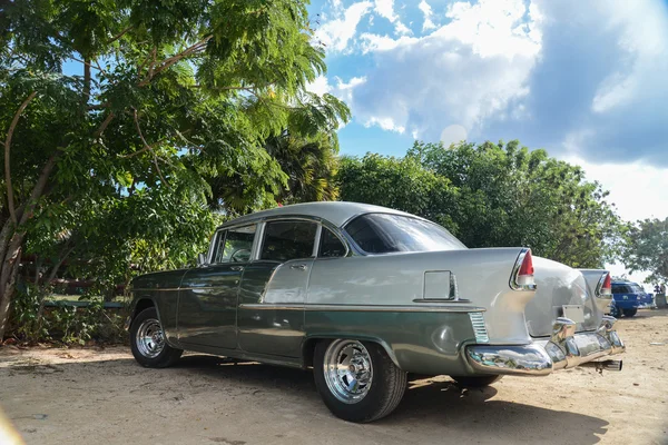 Vintage car in Cuba — Stock Photo, Image