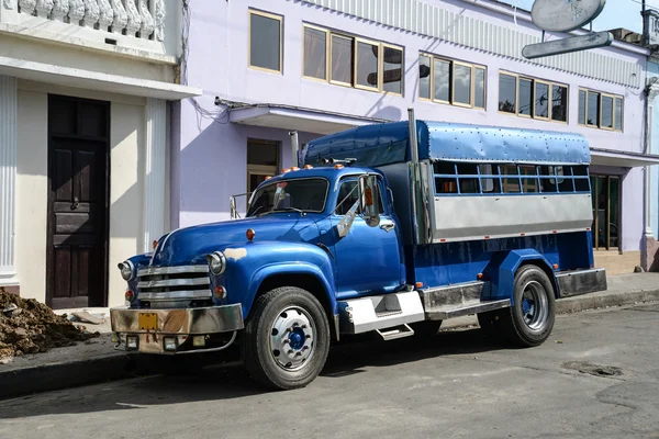 Vintage car in Cuba — Stock Photo, Image