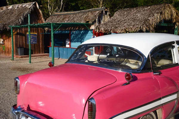 Rocznika samochodu na Kubie — Zdjęcie stockowe
