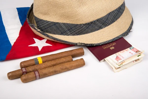 Kubansk cigarr och hatt — Stockfoto