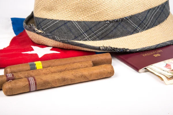 Cuban cigar and hat — Stock Photo, Image