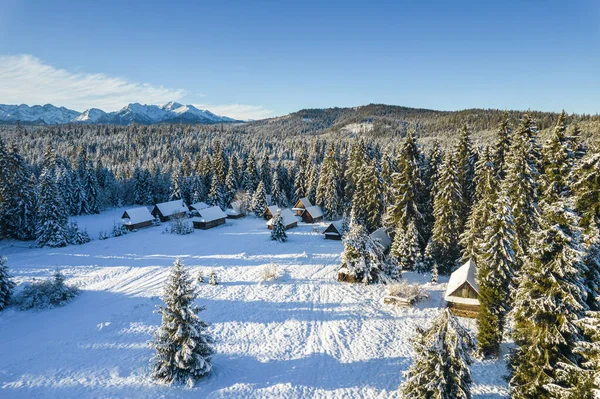 Wooden Shepherd Cabin Winter Snowy Forest Drone View — Fotografia de Stock