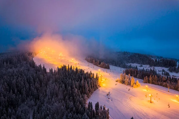 Illuminated Ski Resort Slope Kotelnica Bialka Poland — Stockfoto