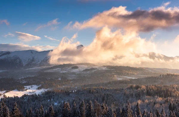 Tatra Mountains Snow Caped Peaks Dramatic Sunset Winter — Fotografia de Stock