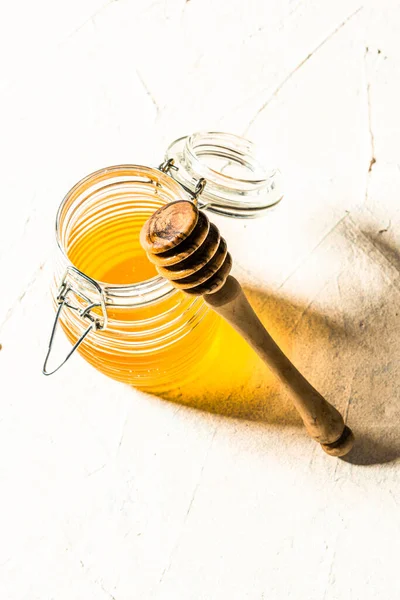 Honey Jar Wooden Honey Dipper — Fotografia de Stock