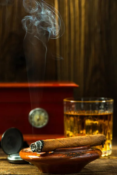 Traditional Cohiba Cuban Cigar Wooden Table — Stock fotografie