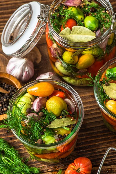 Pickled Tomatoes Jar Herbs Garlic — Fotografia de Stock