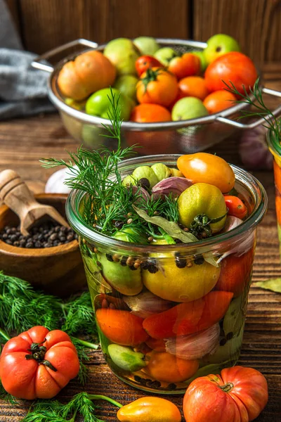 Pickled Tomatoes Jar Herbs Garlic — Stockfoto