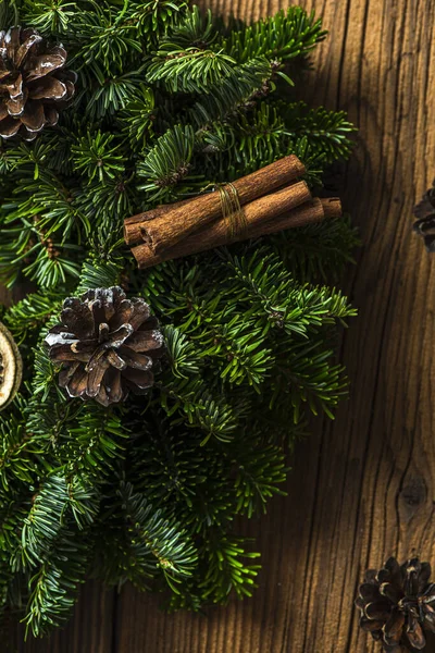 Kerstkrans Houten Achtergrond — Stockfoto