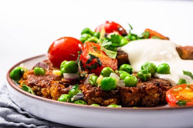 Nohut krepleri. Vejetaryen sağlıklı öğle yemeği.