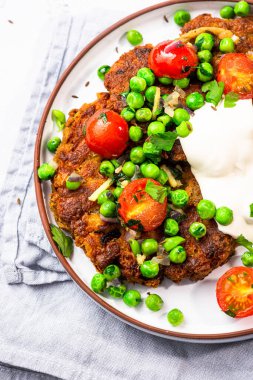 Nohut krepleri. Vejetaryen sağlıklı öğle yemeği.