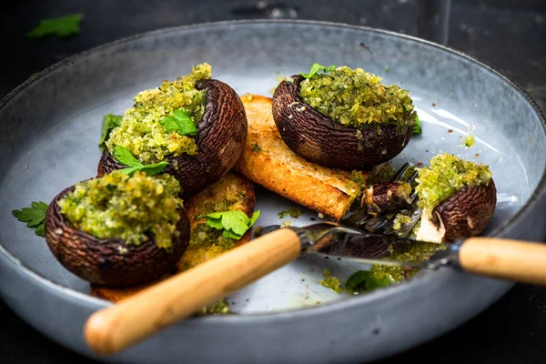 Vegetariánské Zdravé Jídlo Jednoduché Jednoduché Recepty Houby Toastu — Stock fotografie