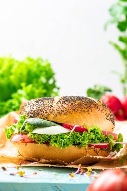 Taze Bahar Sebzeli Çörek. Sağlıklı ve Hafif Kahvaltı.