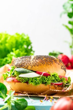 Bahar mevsimlik Sebzelerle Kahvaltı.