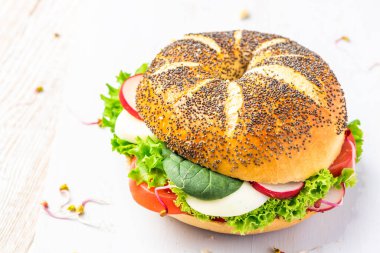 Bahar mevsimlik Sebzelerle Kahvaltı.