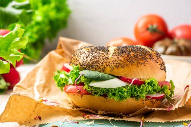 Taze Bahar Sebzeli Çörek. Sağlıklı ve Hafif Kahvaltı.