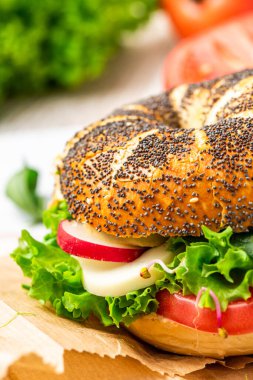 Taze Bahar Sebzeli Çörek. Sağlıklı ve Hafif Kahvaltı.