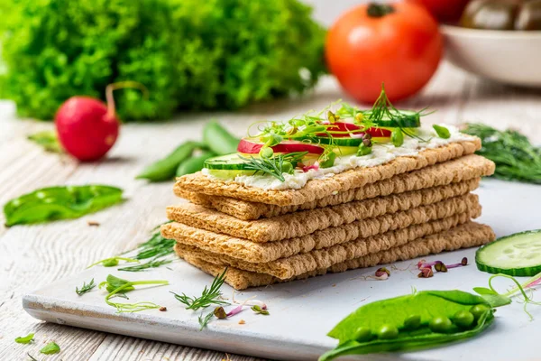 Light Bread Wth Fresh Spring Vegetables — Stock Photo, Image