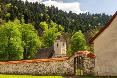 Slovakya 'daki Kızıl Manastır. Pieniny Dağları Mimari ve Simgeleri.