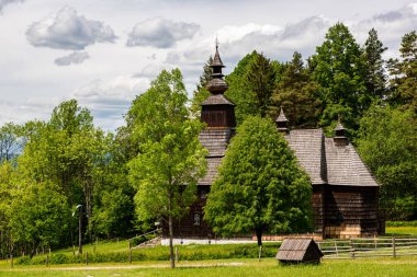 Stara Lubovna Skansen Yunan Katolik ahşap kilisesi Aziz Başmelek Michael, Slovakya Cumhuriyeti.